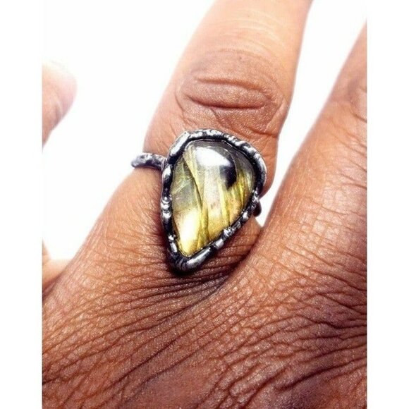 Labradorite Crystal Ring - Picture 4 of 12